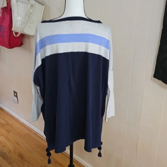 XL Lilly Pulitzer sweater EUC - Picture 3 of 8